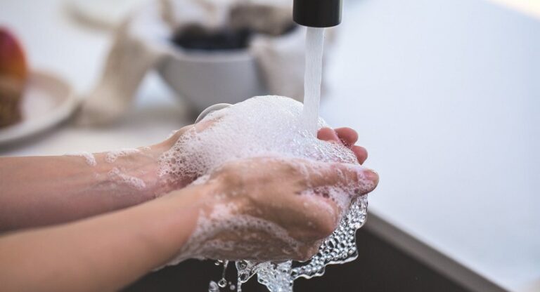 Read more about the article Best Face Wash for Acne: Top 10 Cleansers in 2024