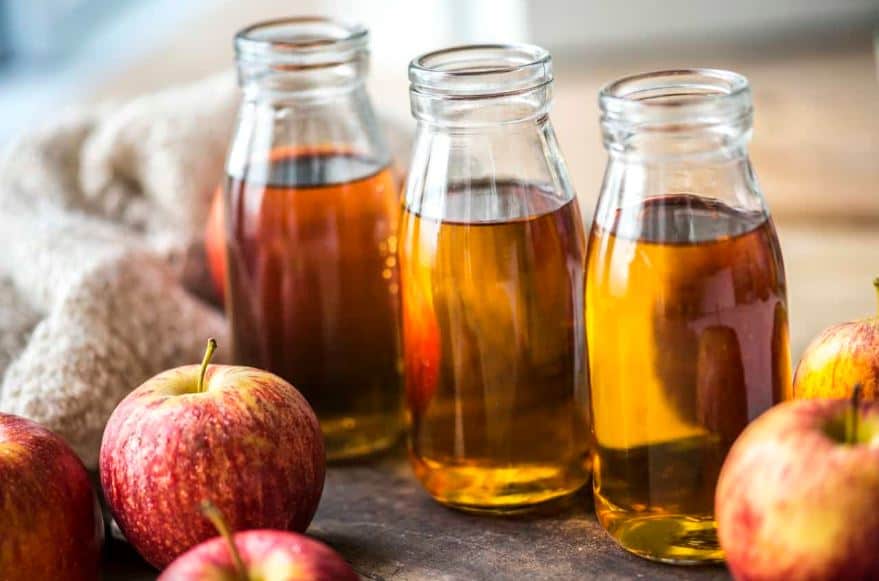 jars of apple cider vinegar